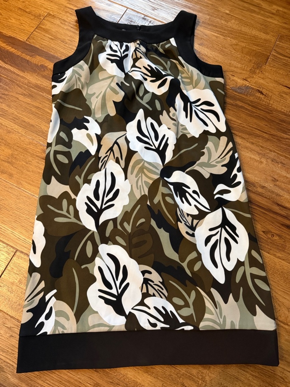 dressbarn Olive Green Black White Leaf-Print Sleeveless Dress